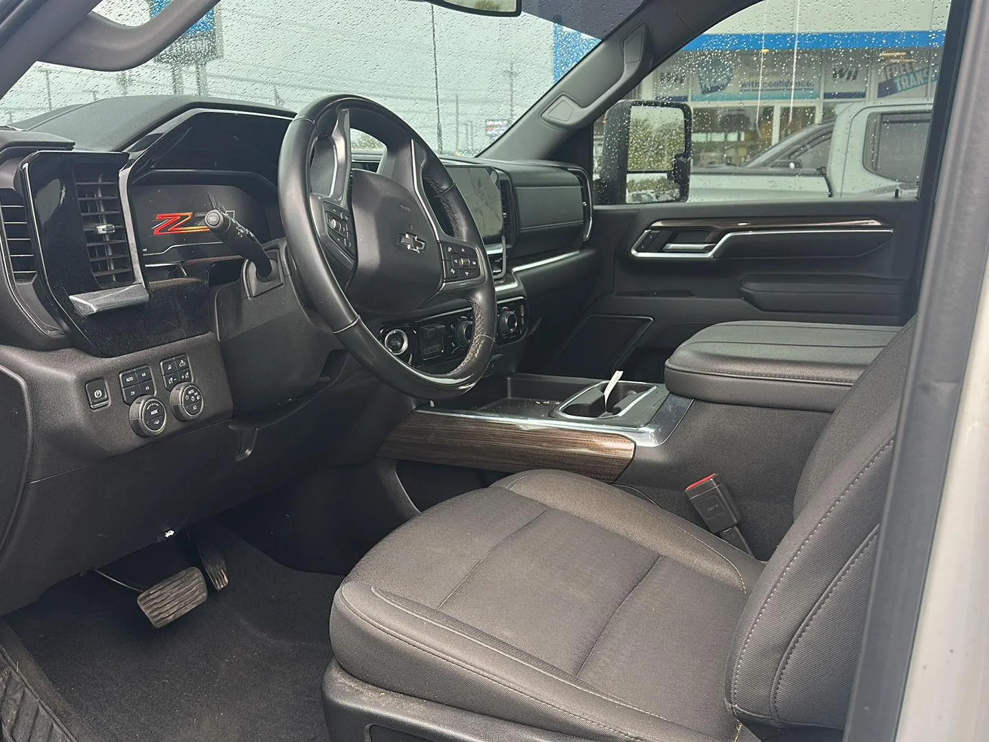 Used 2024 Summit White Chevrolet LT image 6