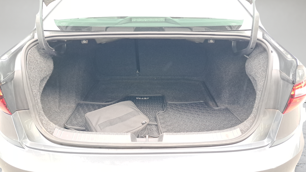 Used 2019 Gray Volkswagen 1.4T SE image 27