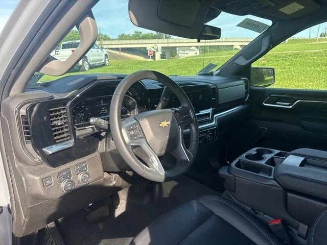 Used 2024 Gray Chevrolet LT image 10