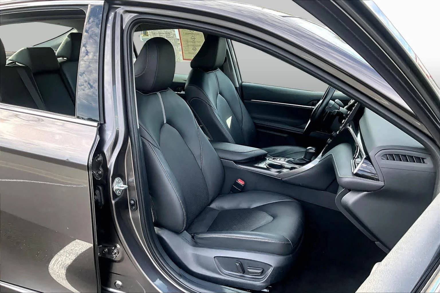 2023 Toyota Camry XSE - Photo 17