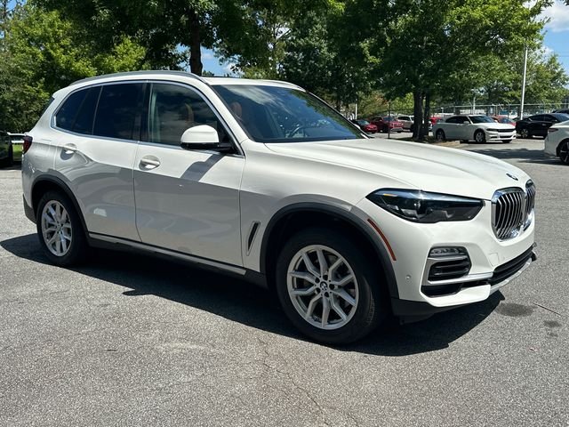Used 2021 White BMW xDrive40i image 3