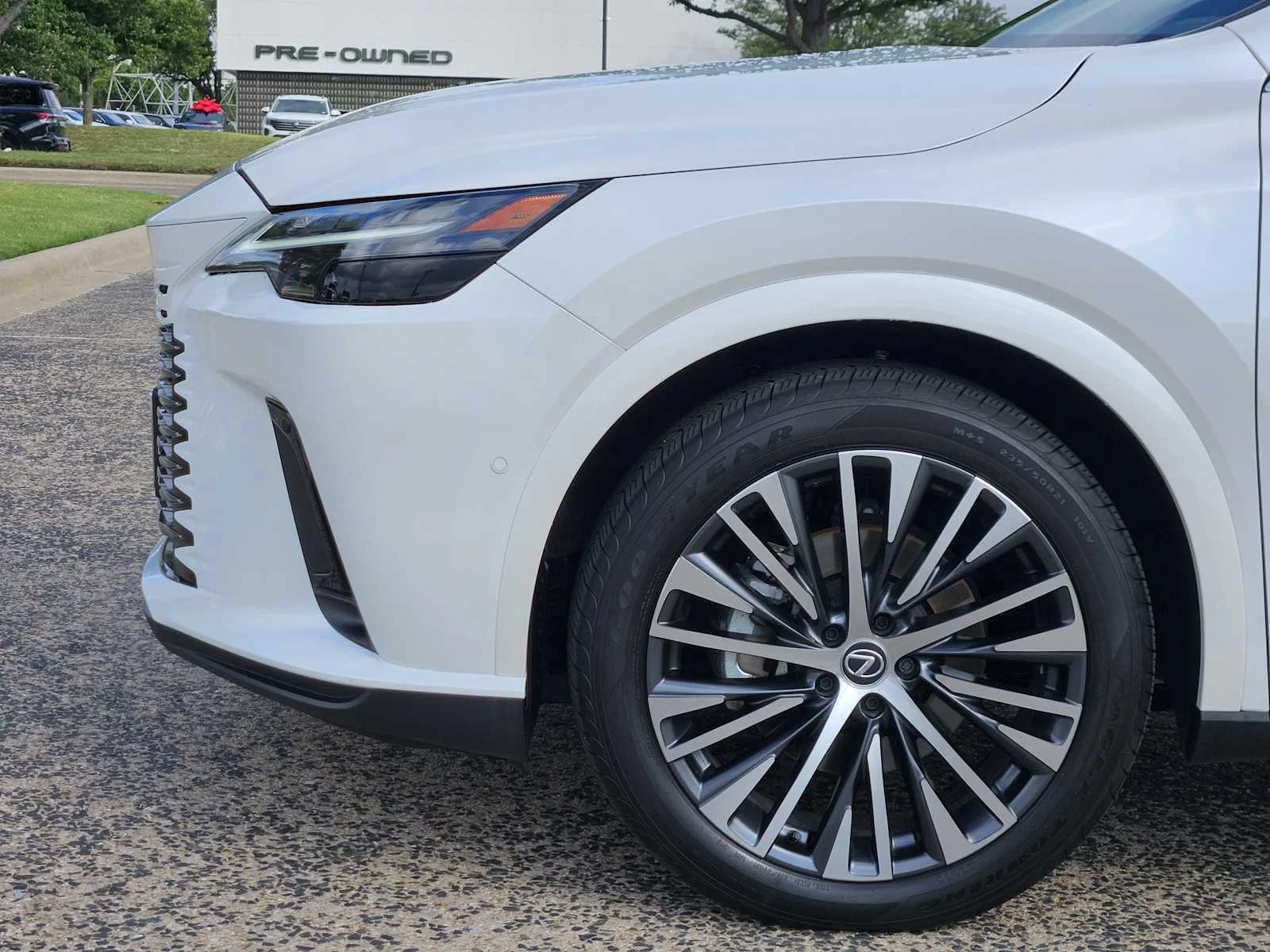 Certified Used 2025 EMINENT WHITE PEARL Lexus Premium Plus image 5
