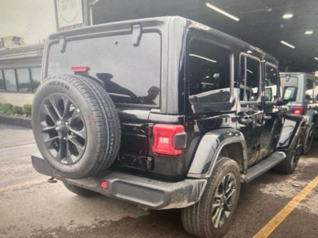 Used 2025 Black Clearcoat Jeep Sahara image 4