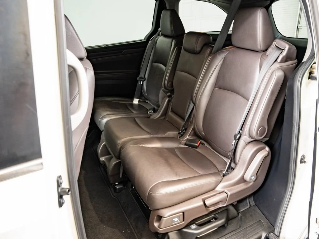 Used 2019 White Honda EX-L image 45