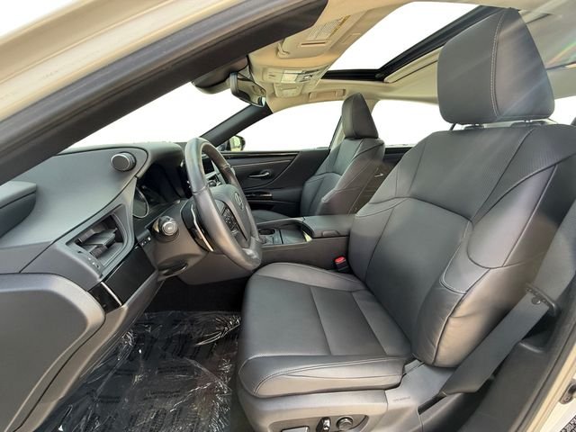 Used 2023 White Lexus 350 image 10