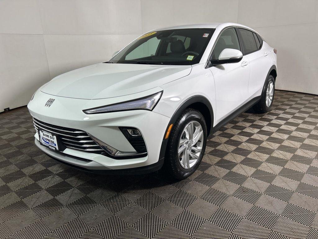 Used 2025 Summit White Buick Preferred image 11