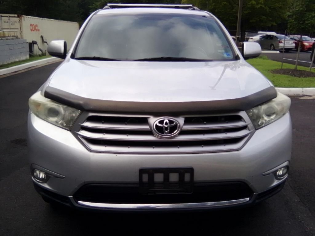 Used 2013 Silver Toyota Limited image 13