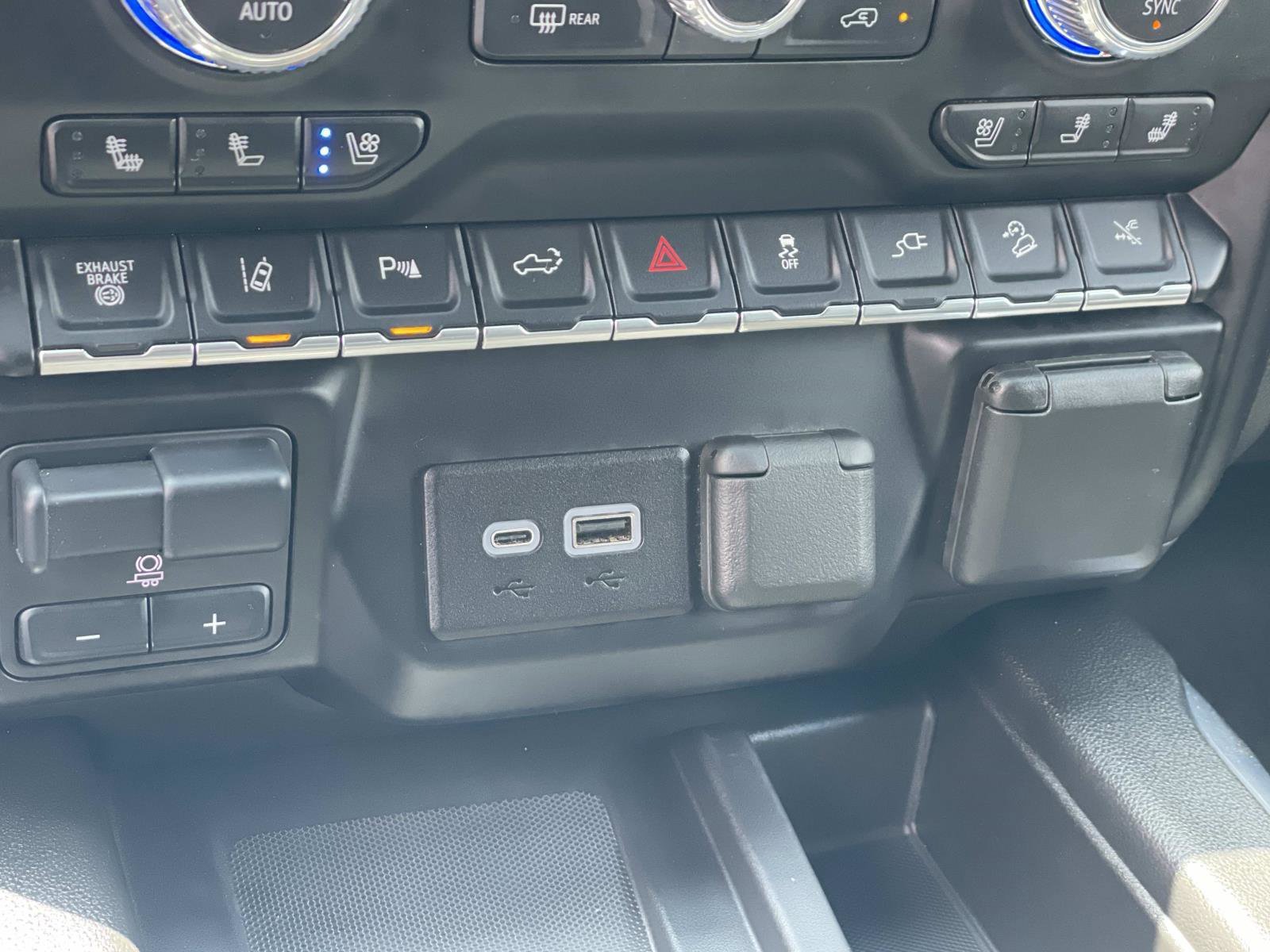 Used 2023 Summit White GMC Denali image 19