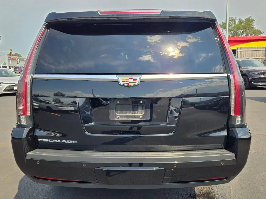 Certified Used 2018 Black Cadillac Premium image 15