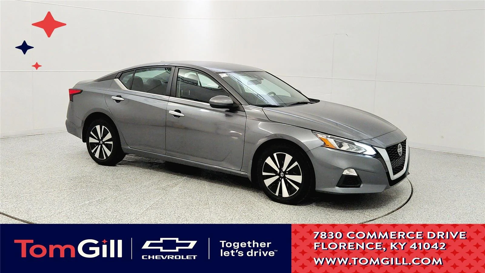 Used 2022 Gun Metallic Nissan 2.5 SV image 1