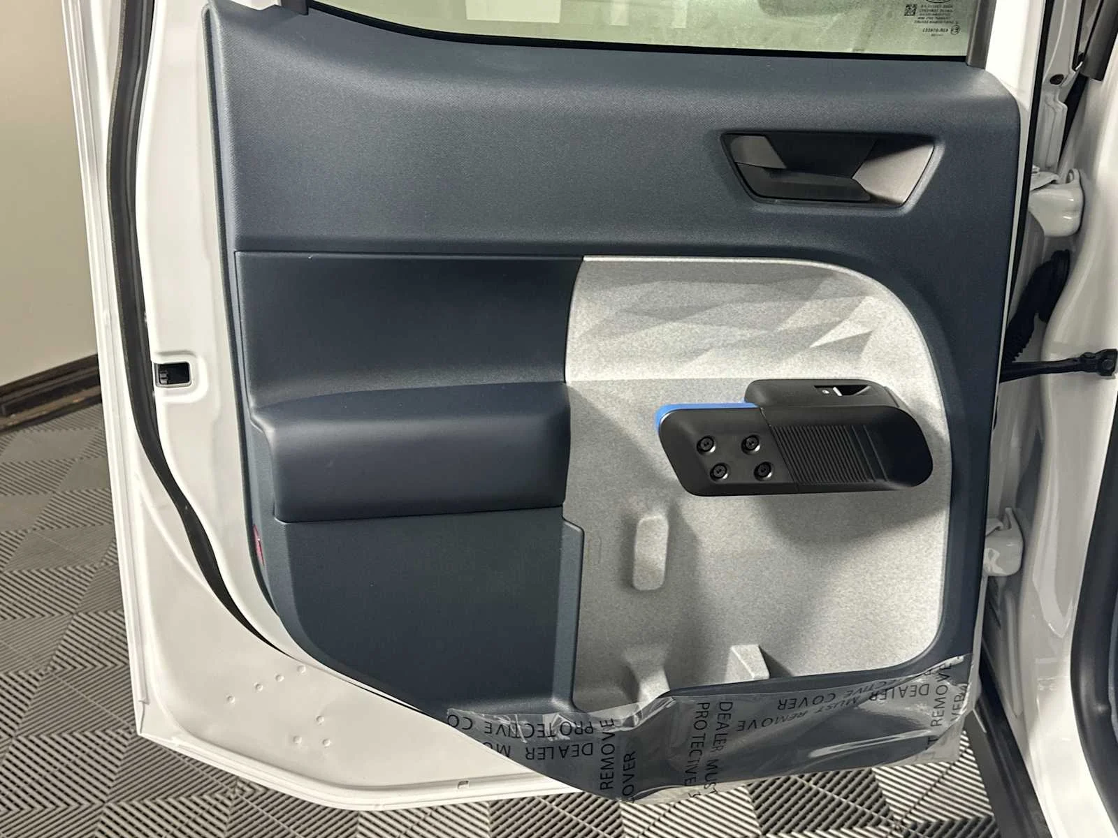New 2026 Oxford White Ford XLT image 26