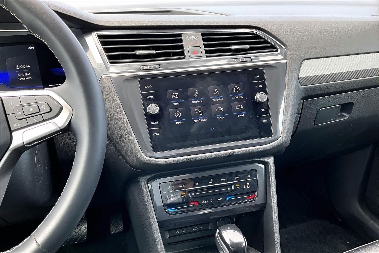 Used 2022 Pyrite Silver Metallic Volkswagen SE image 6