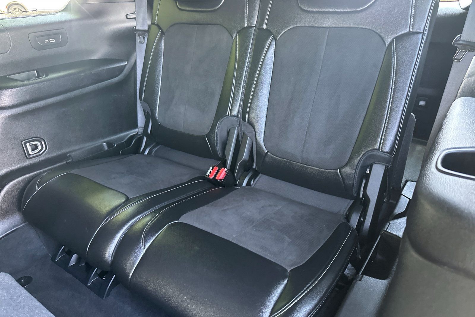 Used 2023 Black Jeep Altitude image 15