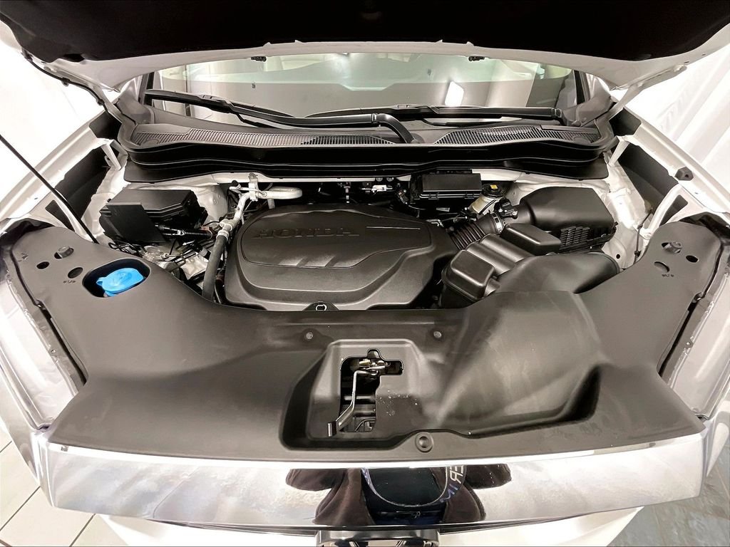 Used 2023 White Honda RTL image 30