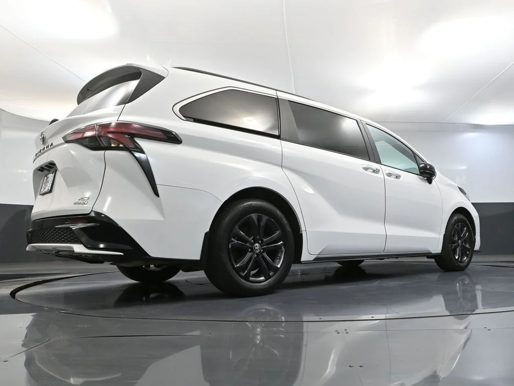 2024 Toyota Sienna XSE - Photo 53