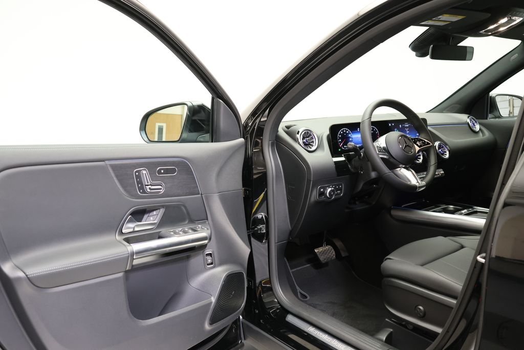 New 2026 Night Black Mercedes-Benz GLA 250 image 36