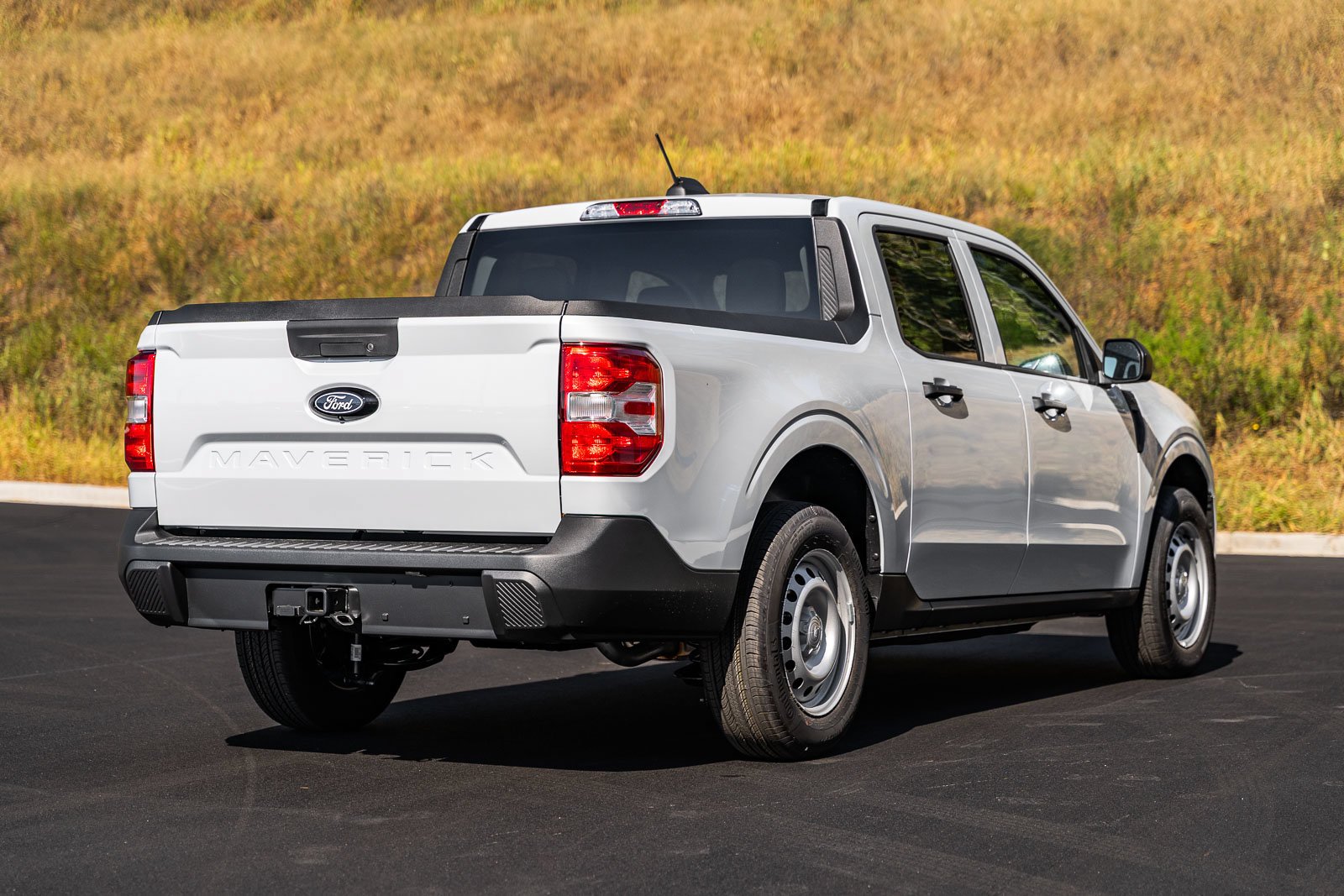 New 2026 Space White Metallic Ford XL image 4