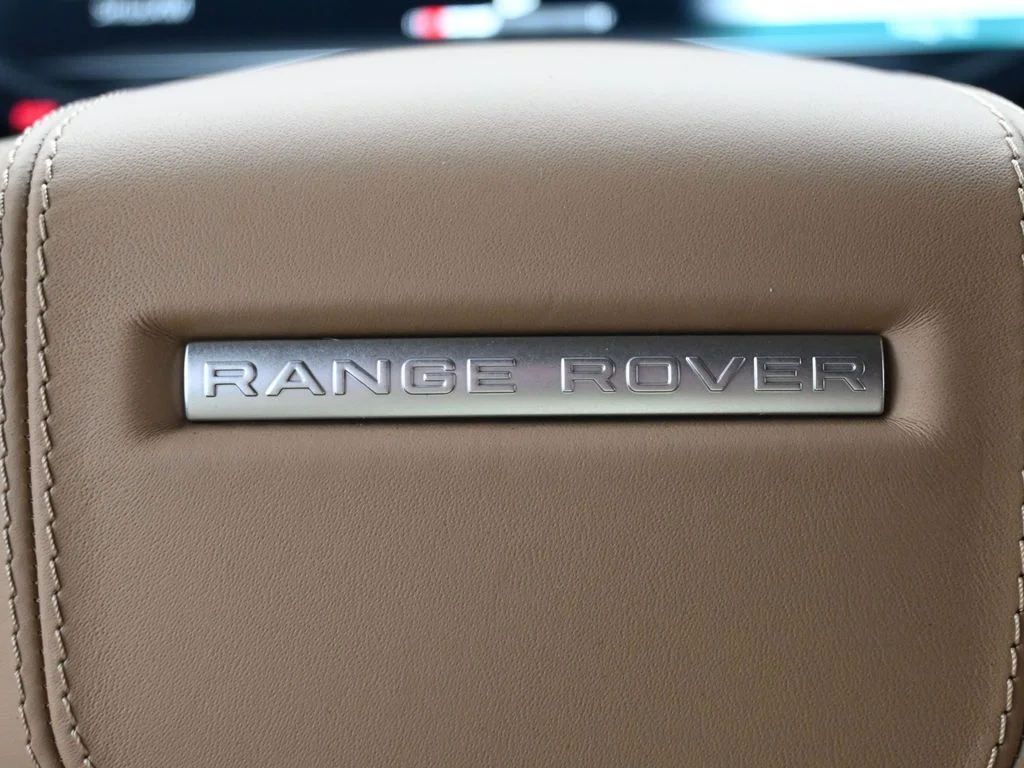 Certified Used 2025 White Land Rover Dynamic SE image 20