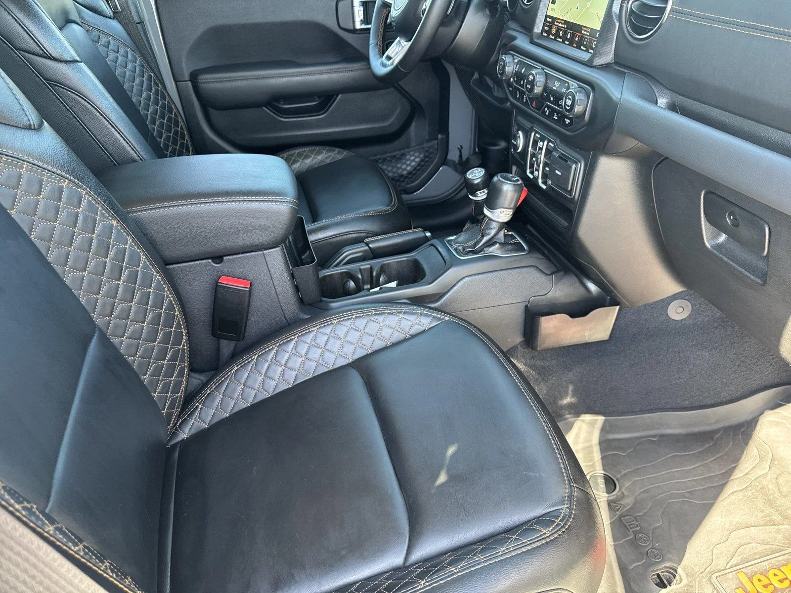 Used 2023 Sting-Gray Clearcoat Jeep High Altitude image 31