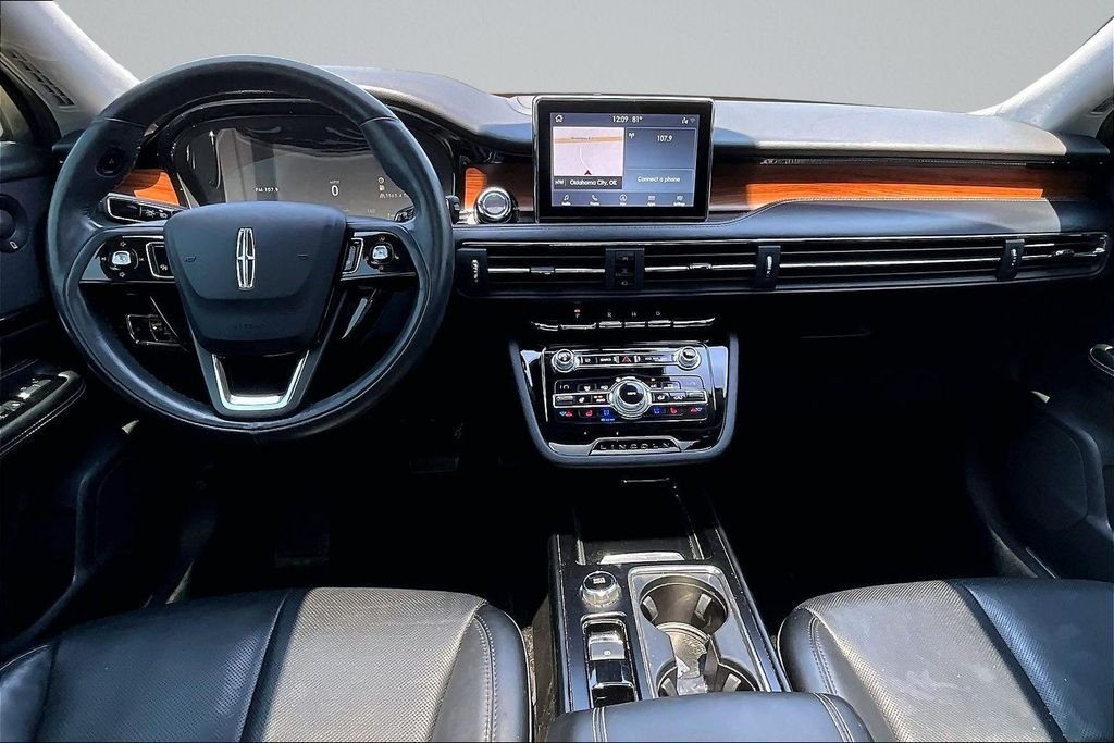 Used 2020 White Lincoln Reserve image 12