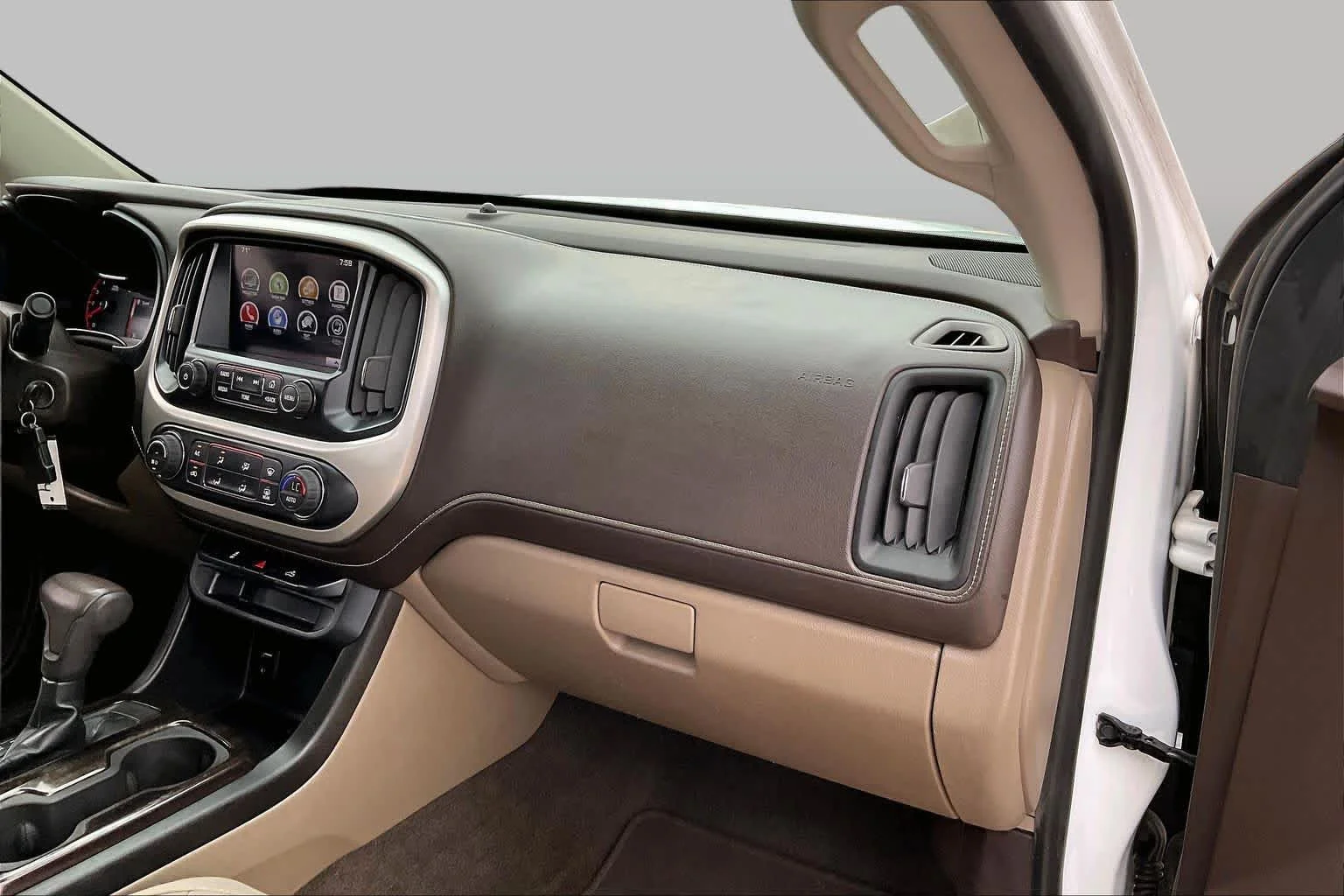 Used 2016 Summit White GMC 2WD SLE image 17