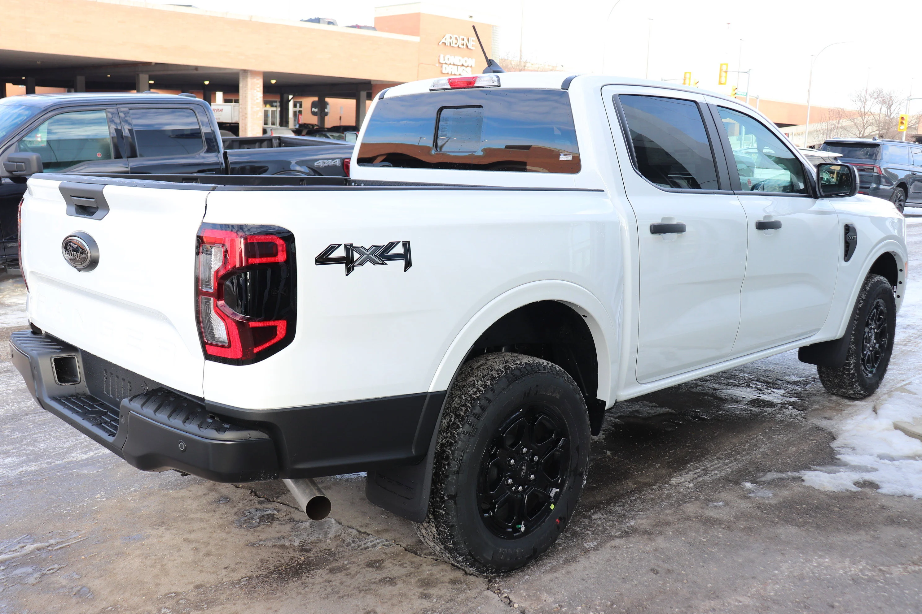 New 2026 OXFORD WHITE Ford XLT image 4