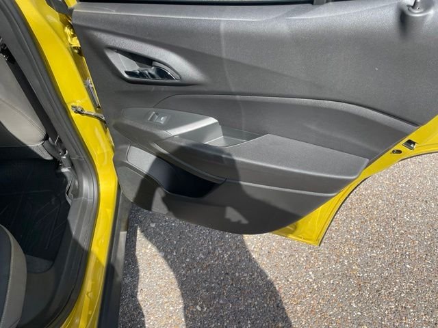 Used 2025 Yellow Chevrolet ACTIV image 22