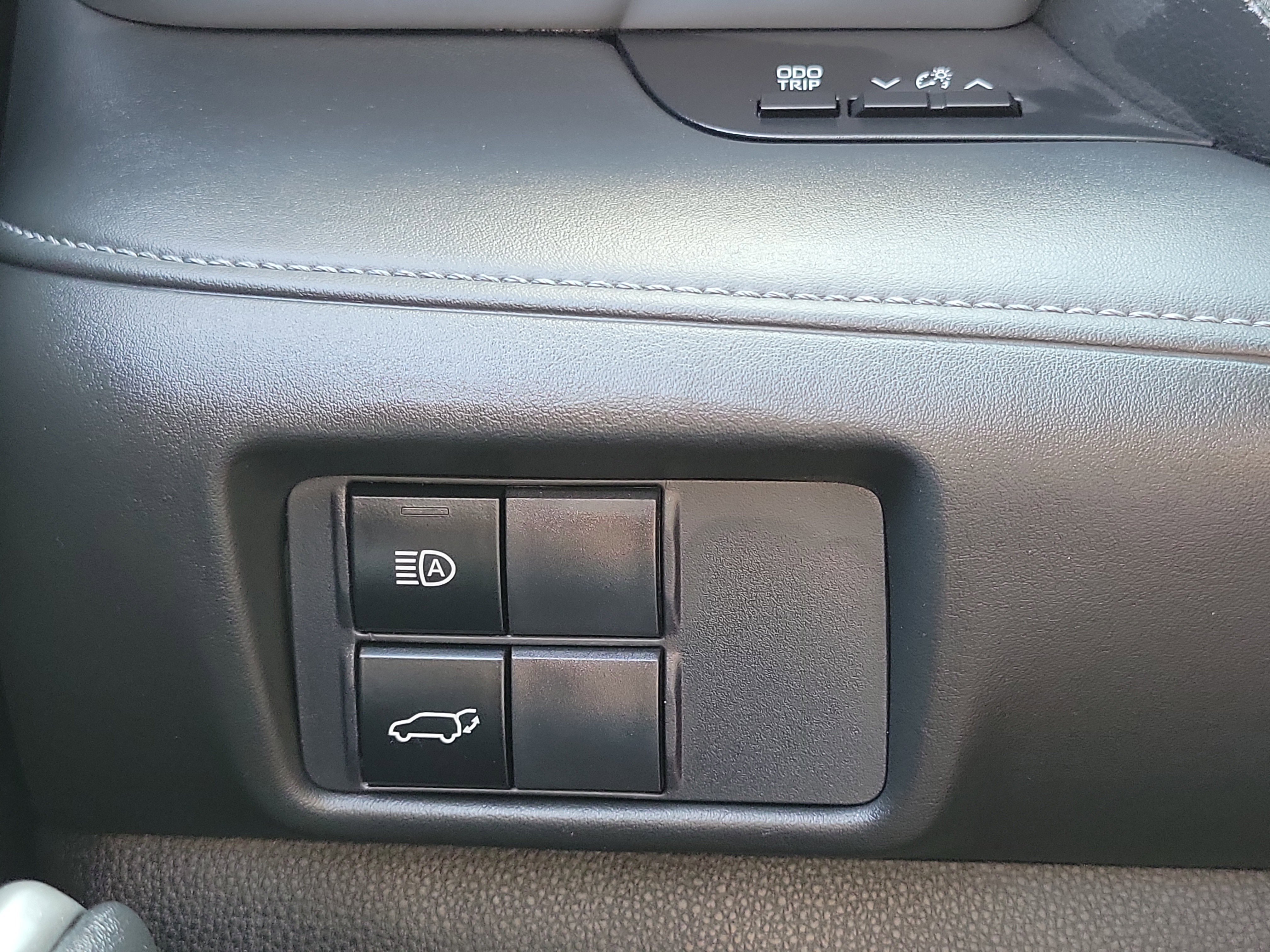2021 Toyota Highlander LE - Photo 11
