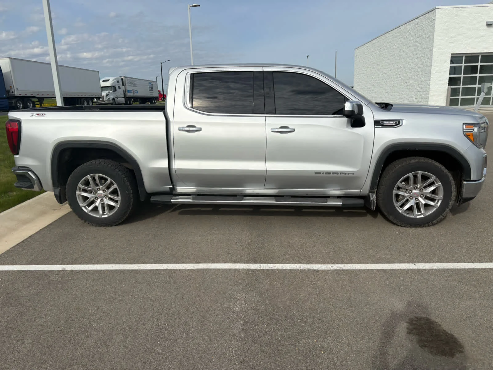 Used 2021 GMC Sierra 1500 SLT with VIN 3GTU9DET3MG201734 for sale in Spring Valley, Minnesota