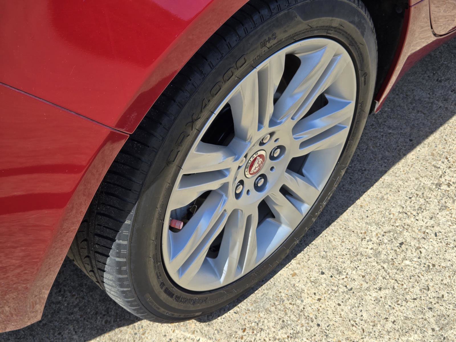 Used 2017  Jaguar 35t Premium image 11