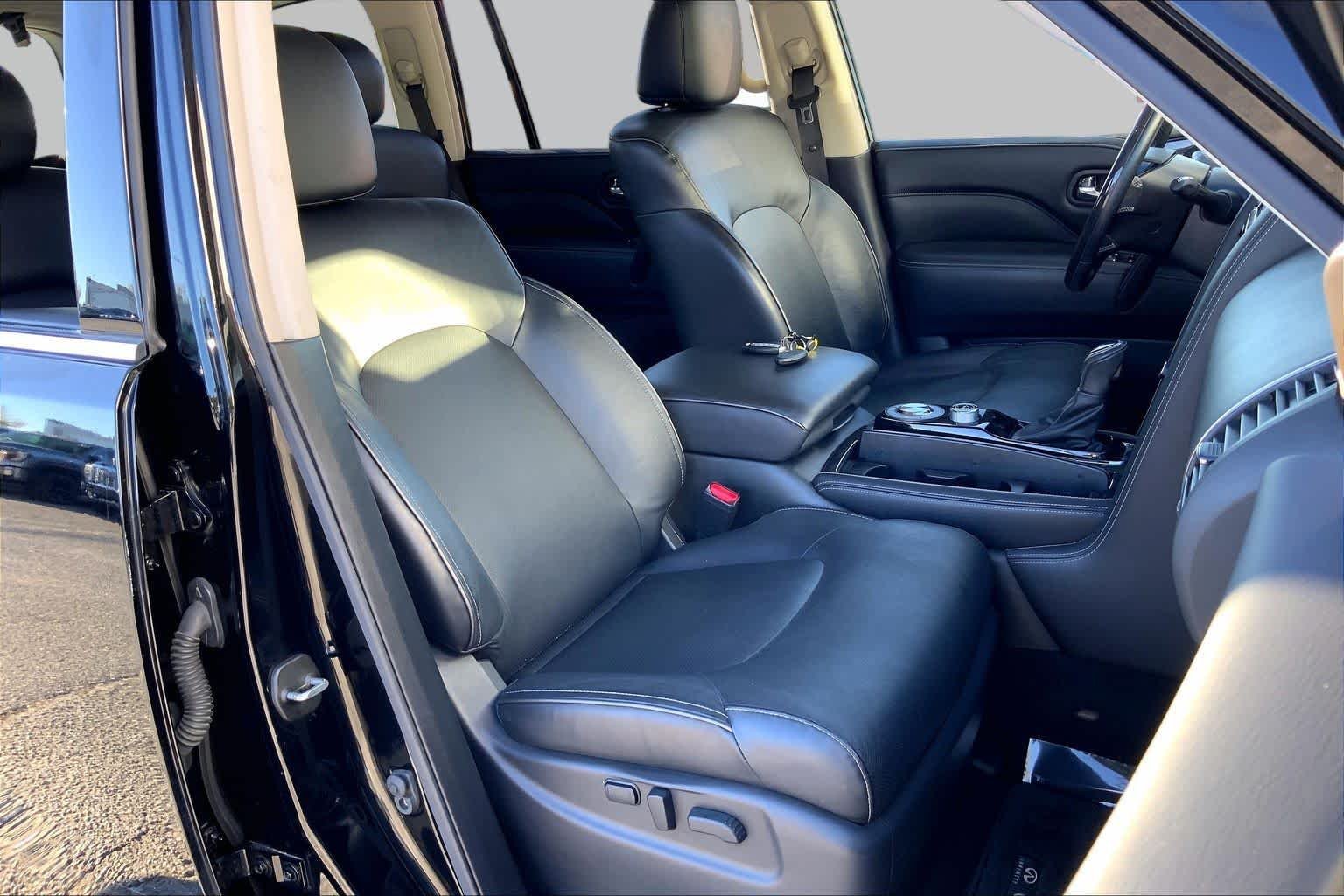 Used 2020 Black Obsidian INFINITI LUXE image 8