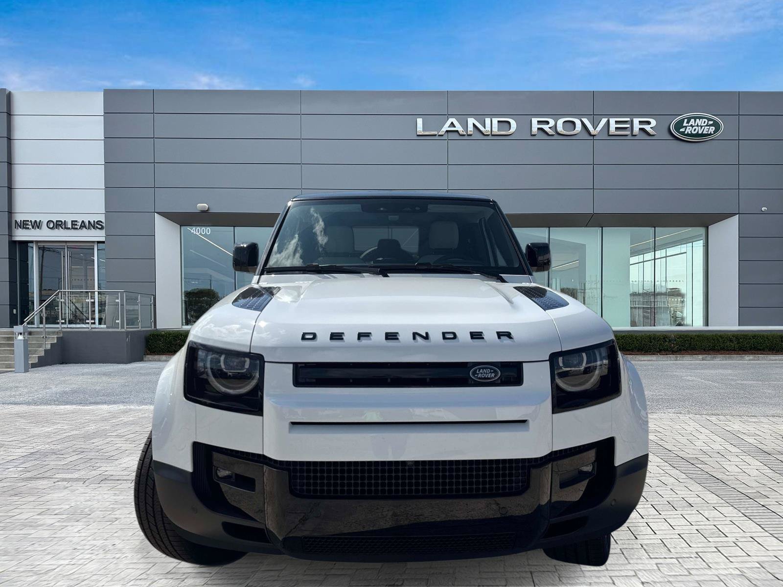 New 2026 Fuji White Land Rover S image 4