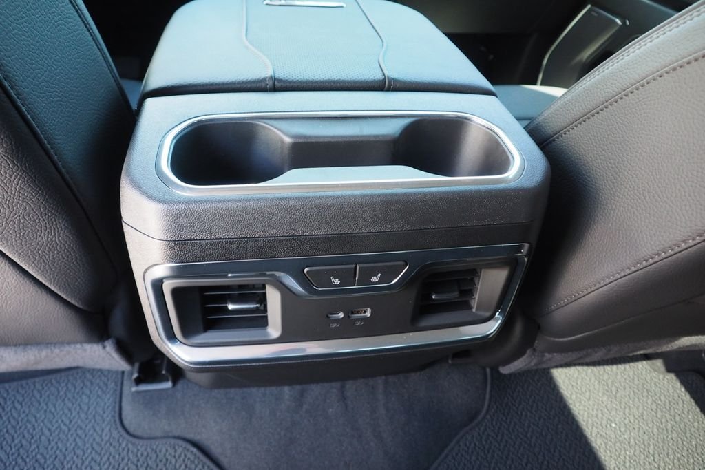 2026 GMC Sierra 3500HD Denali - Photo 17