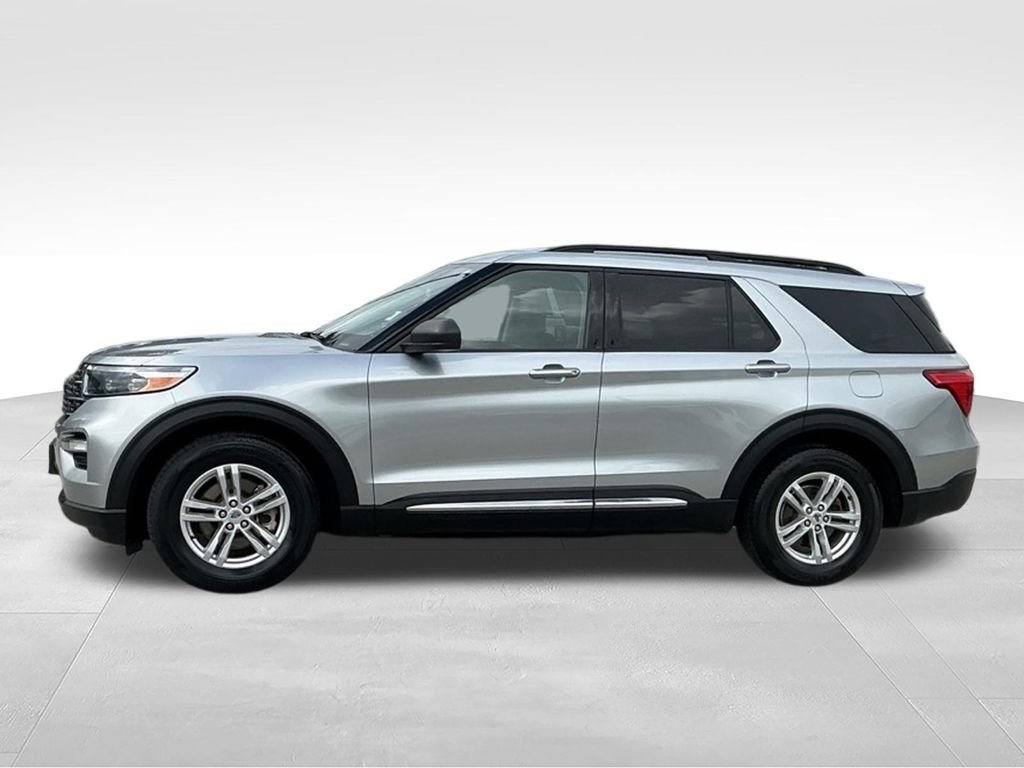 Used 2023 Silver Ford XLT image 3