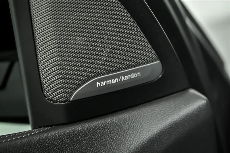 Used 2022  BMW M50i image 15