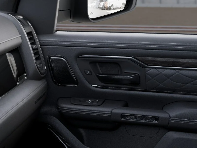 New 2027 Diamond Black Crystal Pearl-Coat Exterior Paint RAM Limited image 25