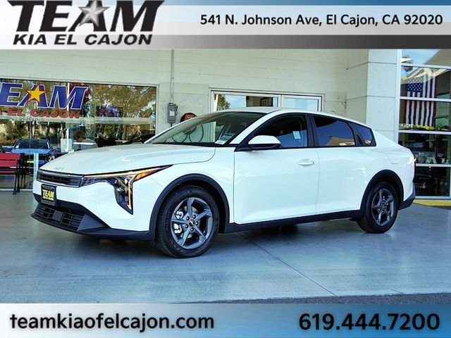 Used 2026 White Kia LXS image 5