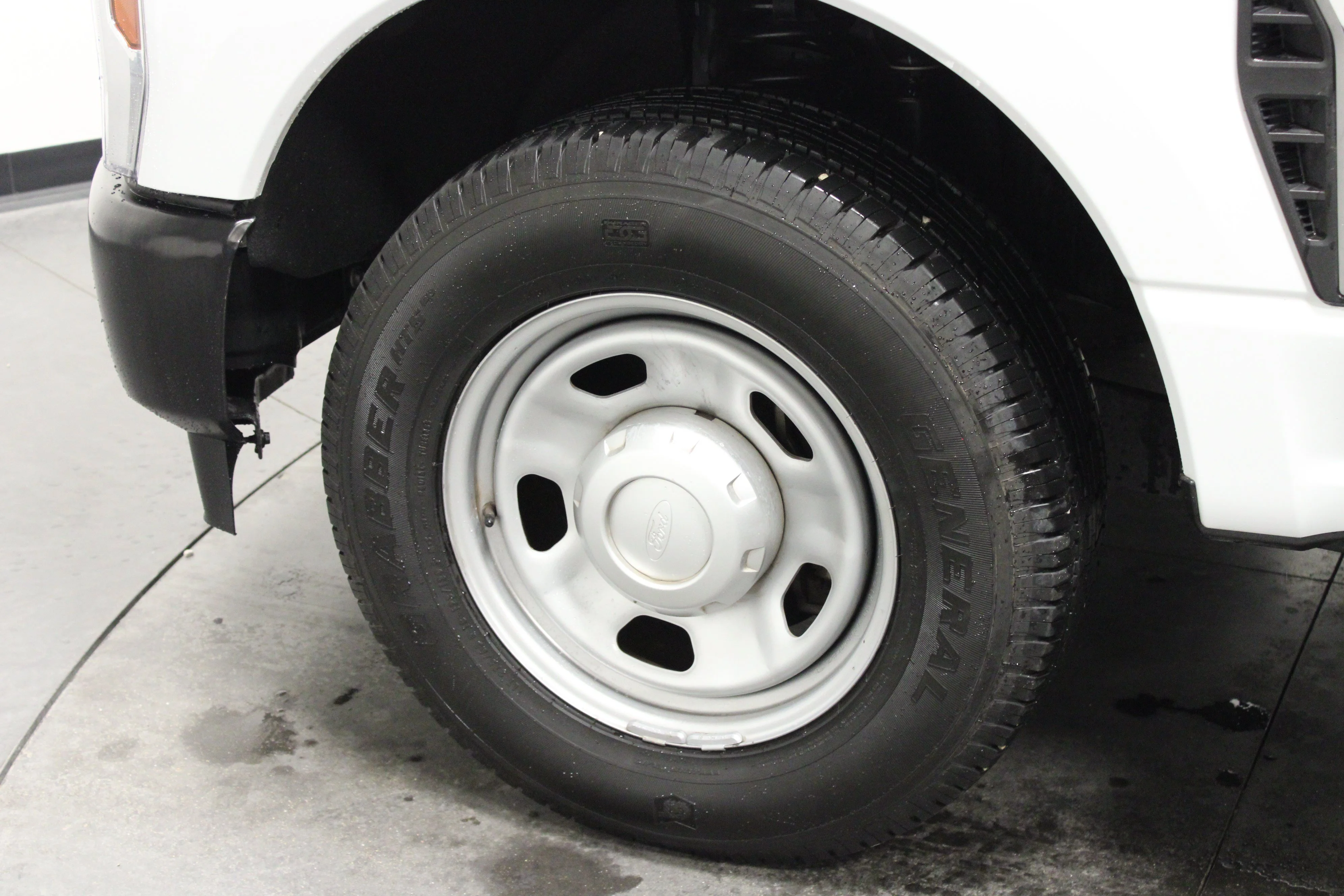 Used 2024 Oxford White Ford XL image 10