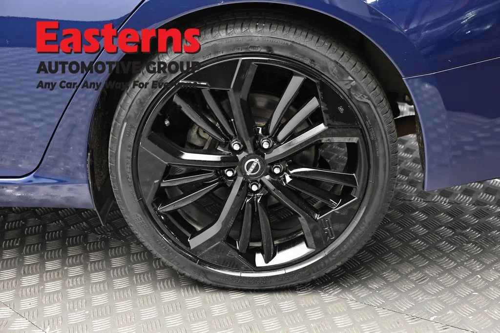 Used 2023 Blue Nissan 2.5 SR image 8