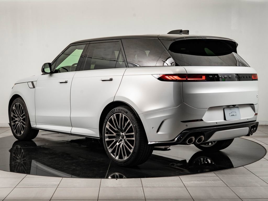 New 2026 Ethereal Frost Satin LAND ROVER  image 6
