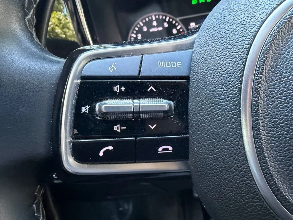 Used 2021 Crystal Beige Kia EX image 19