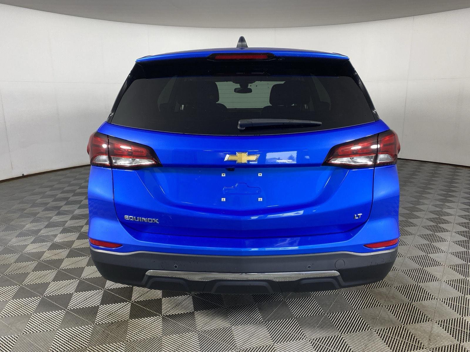 Used 2024  Chevrolet  image 6