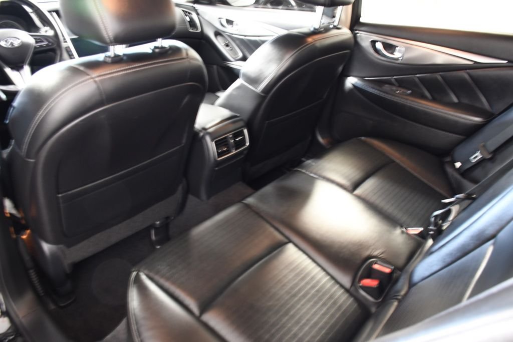 Used 2018 Black Obsidian INFINITI Sport image 26