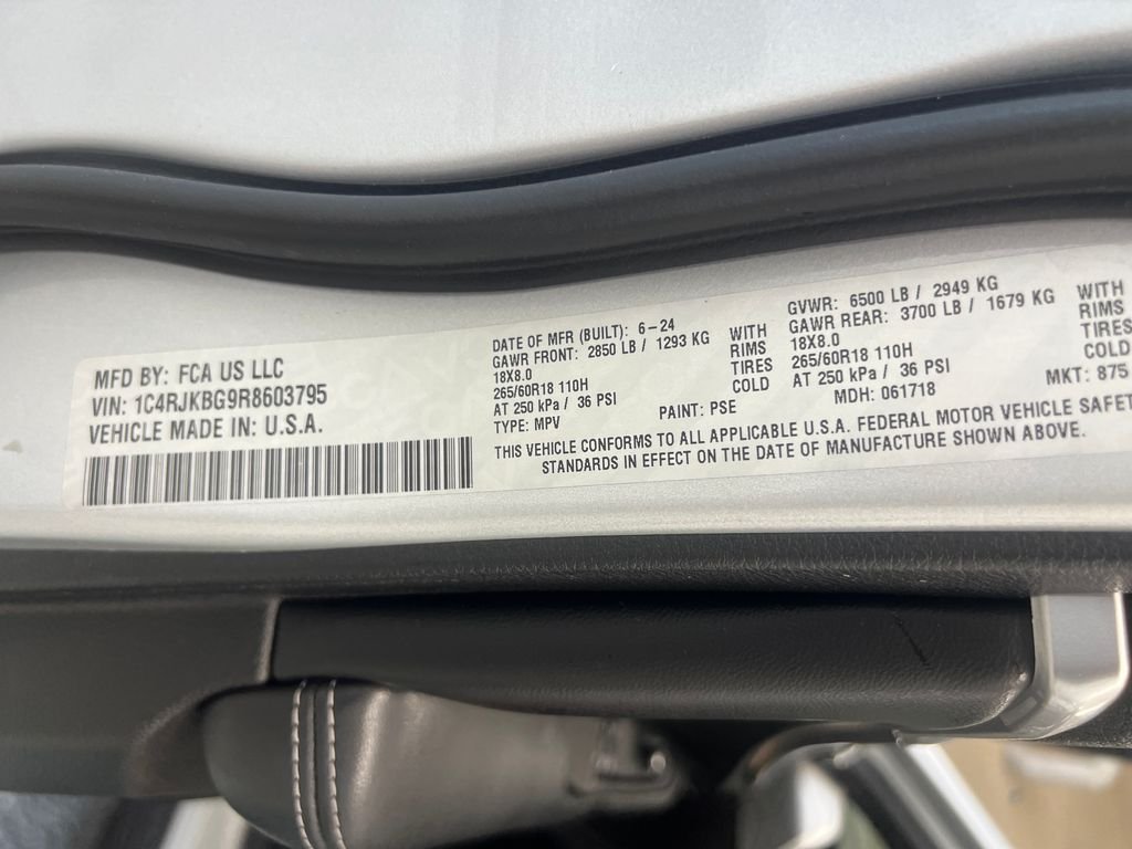 Used 2024 Silver Jeep Limited image 34