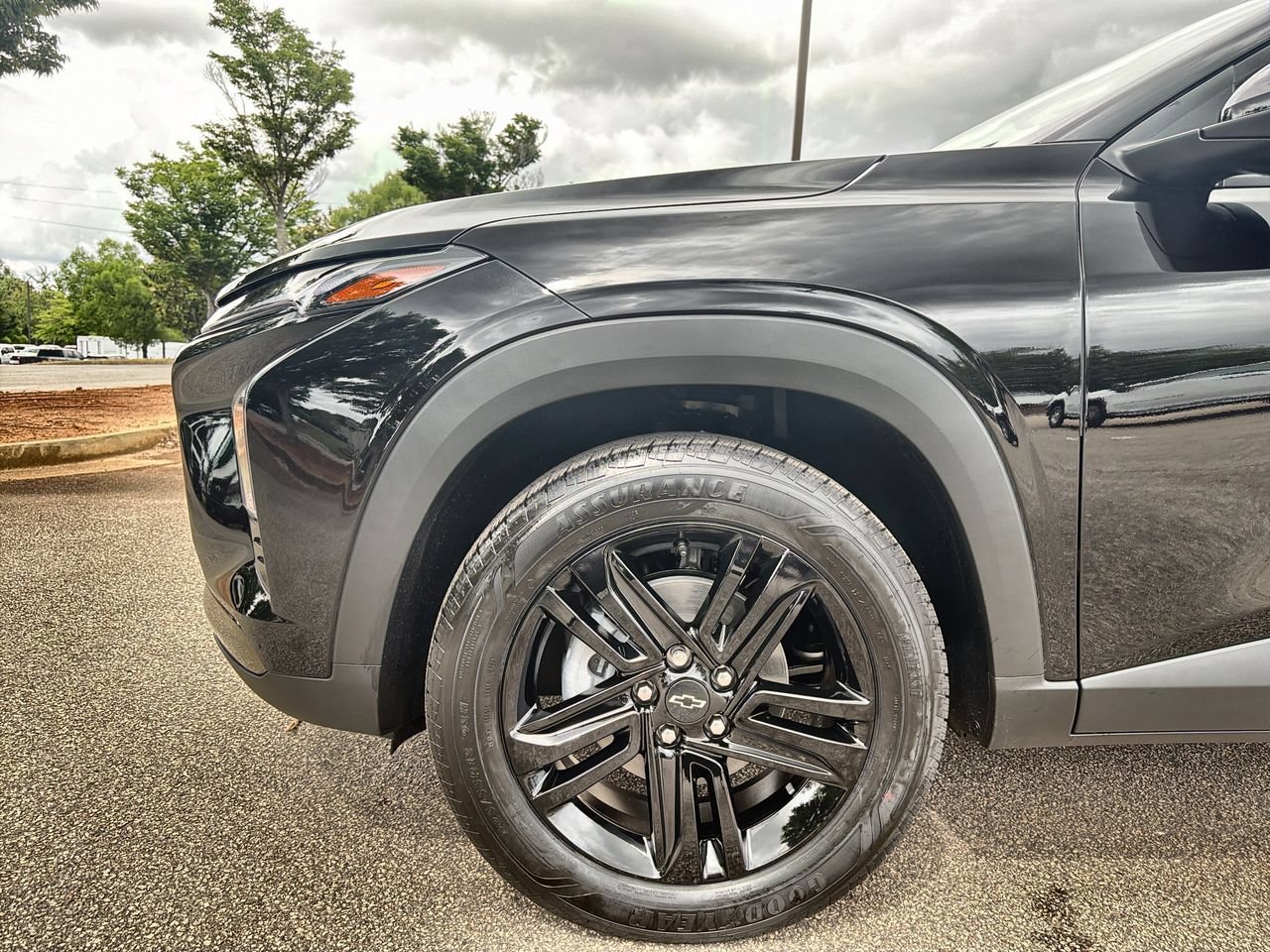 New 2026 Mosaic Black Metallic Chevrolet ACTIV image 28