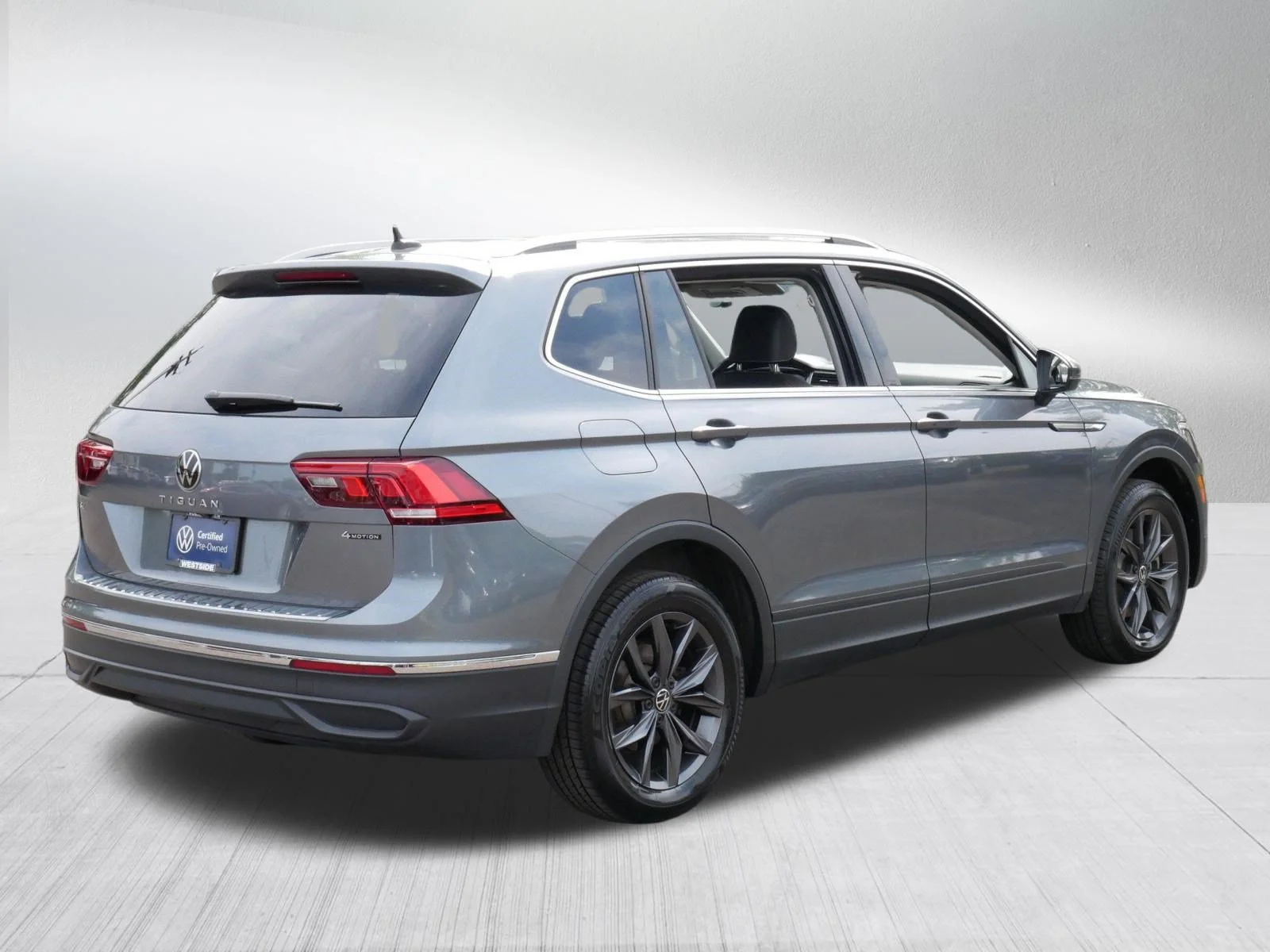 Certified Used 2023 Platinum Gray Metallic Volkswagen SE image 7
