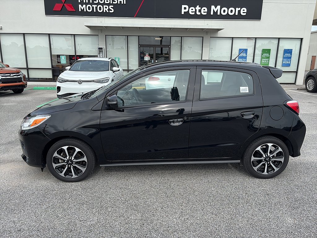 Used 2024 Jet Black Metallic Mitsubishi SE image 3