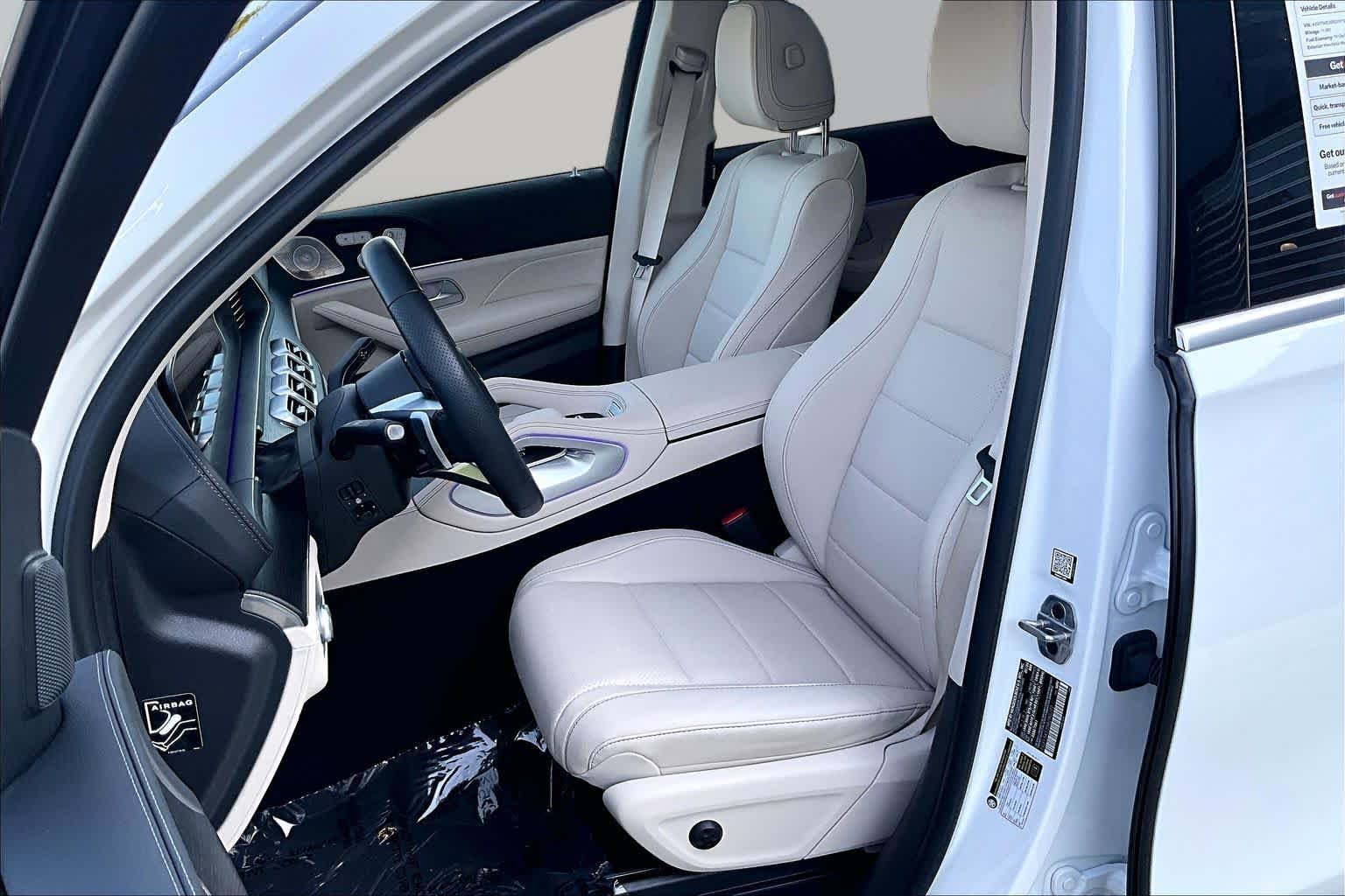 Used 2025 MANUFAKTUR Moonlight White Metallic Mercedes-Benz GLS 450 image 8