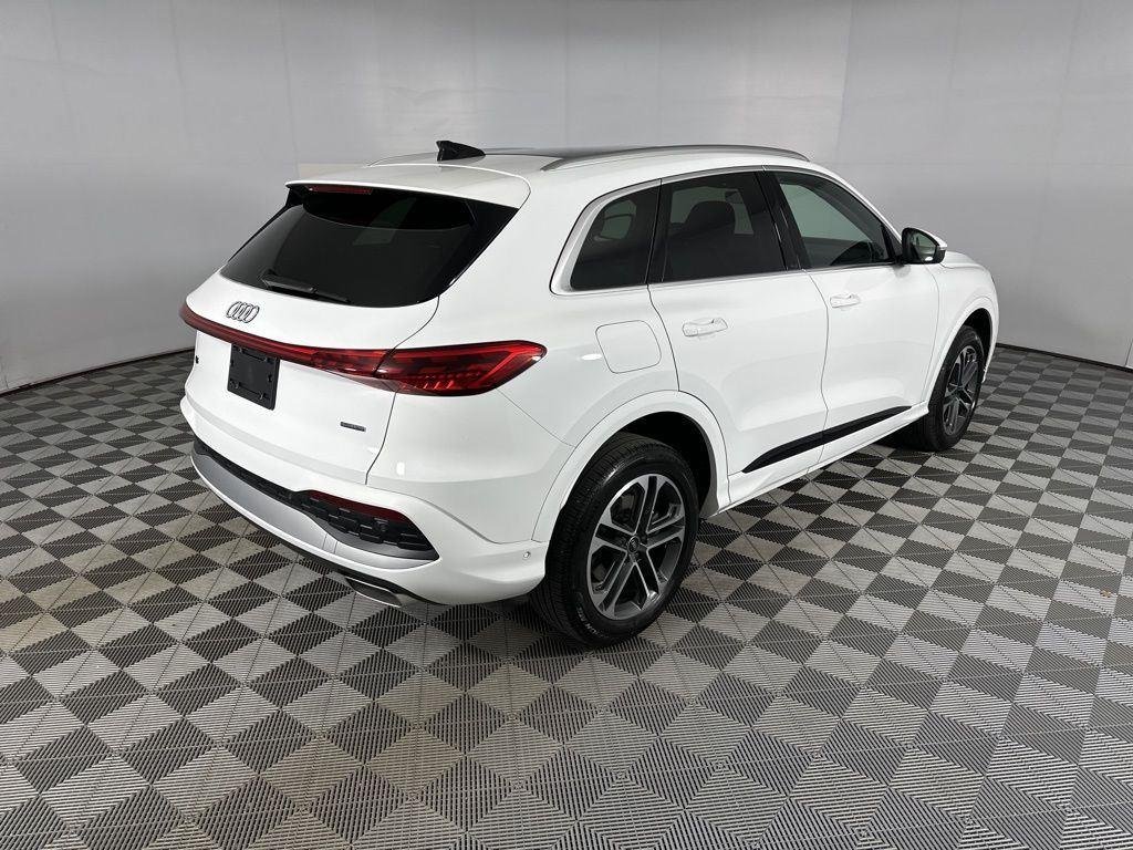 Used 2025 White Audi 2.0T Premium image 8
