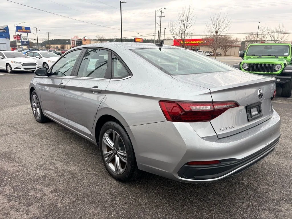2024 Volkswagen Jetta SE - Photo 8